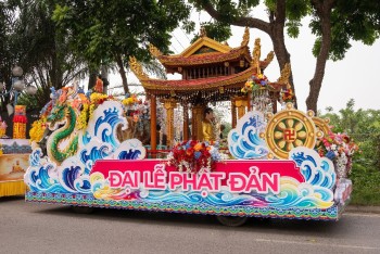 Ban Đại diện Phật giáo Liên xã Ba Vì Diễu Hành Xe Hoa Kính Mừng Phật Đản PL.2570
