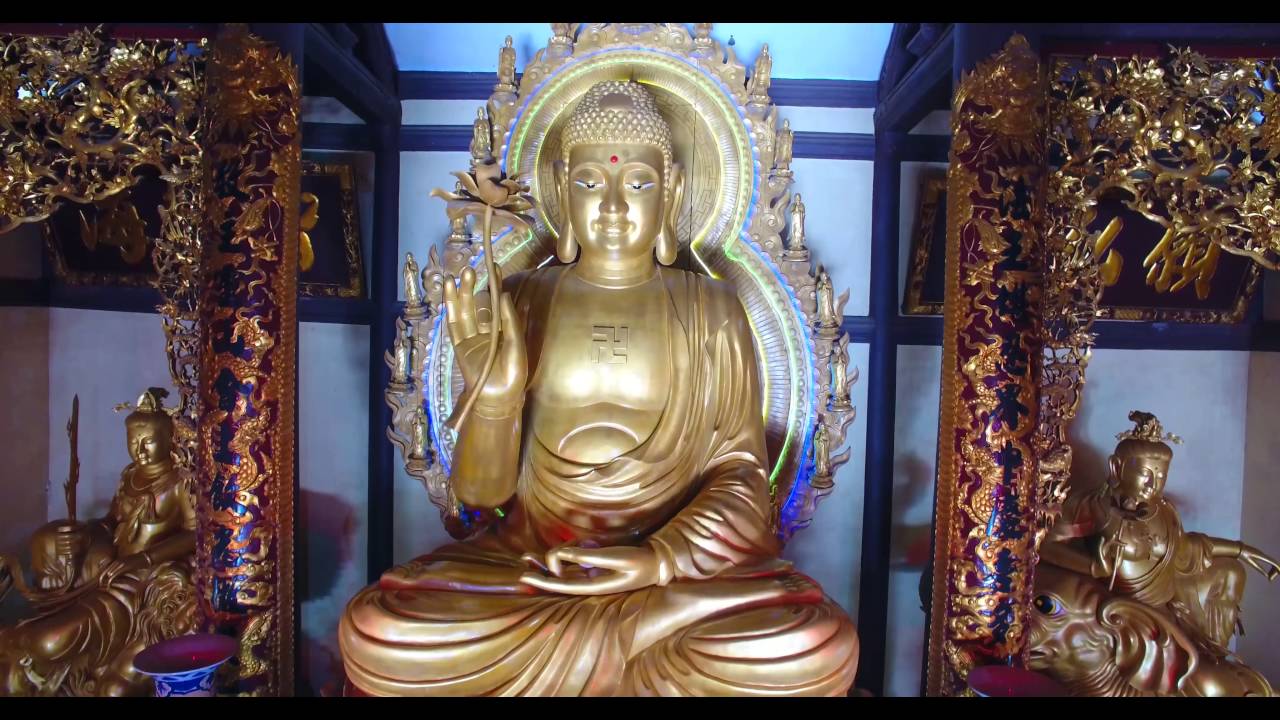 The statue of Sakyamuni Buddha