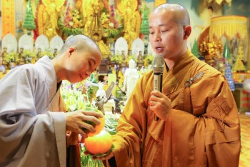 Lễ Dâng Đăng Nhân Ngày Vía Đức Phật A Di Đà Tại Chùa Khai Nguyên