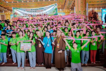 SÔI NỔI HOẠT ĐỘNG TRÒ CHƠI TẬP THỂ TẠI KHÓA TU MÙA HÈ THẮP SÁNG NIỀM TIN LẦN THỨ X