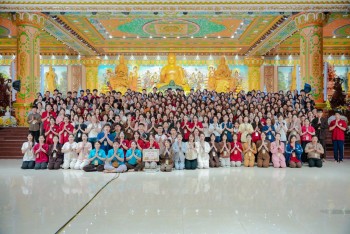 CHÙA KHAI NGUYÊN HÂN HOAN CHÀO ĐÓN HÀNG NGHÌN KHÓA SINH TRỞ VỀ THAM DỰ KHÓA TU SINH VIÊN BÔNG HỒNG CÀI ÁO 2026
