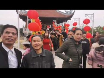 Dòng người về chùa Khai Nguyên dự hội hoa và chiêm bái Đại Tượng Phật A Di Đà vì hòa bình thế giới !