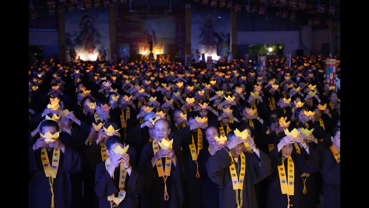 Hàng nghìn người dâng đăng tri ân cha mẹ - Vu Lan Báo Hiếu 2022 Chùa Khai Nguyên